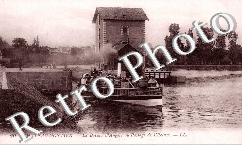 Le Bateau d'Angers au Passage de l'Ecluse