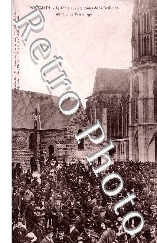 lka foule aux alentours de la basilique un jour de pelerinage