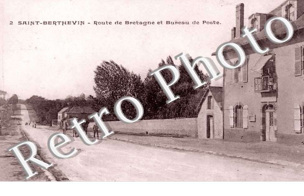 Route de Bretagne et Bureau de Poste