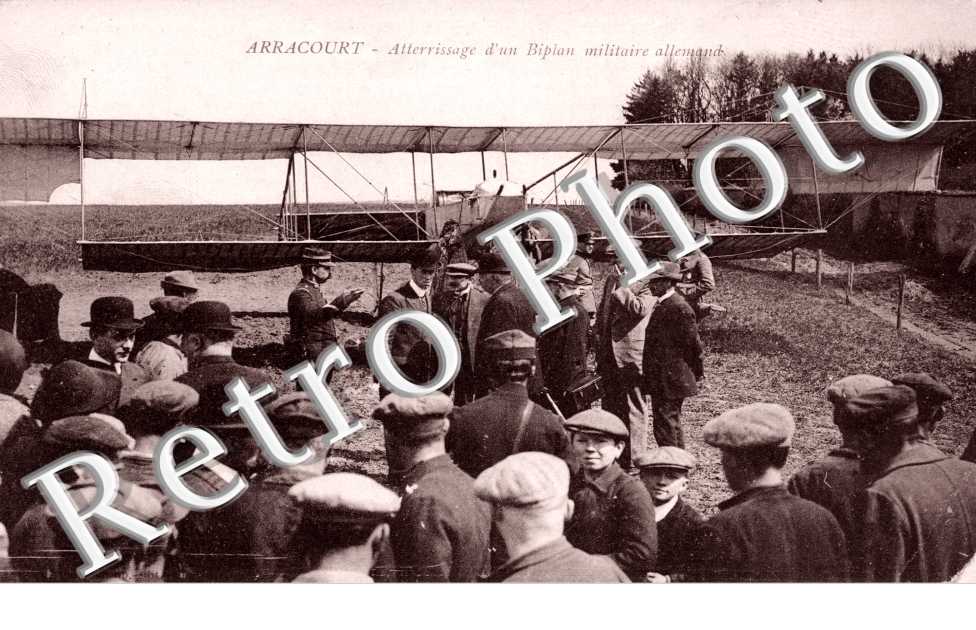 Atterrissage d'un Biplan militaire allemand