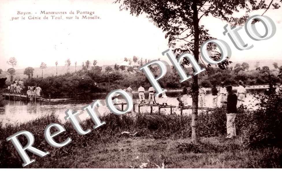 Manoeuvres de pontage sur la Moselle