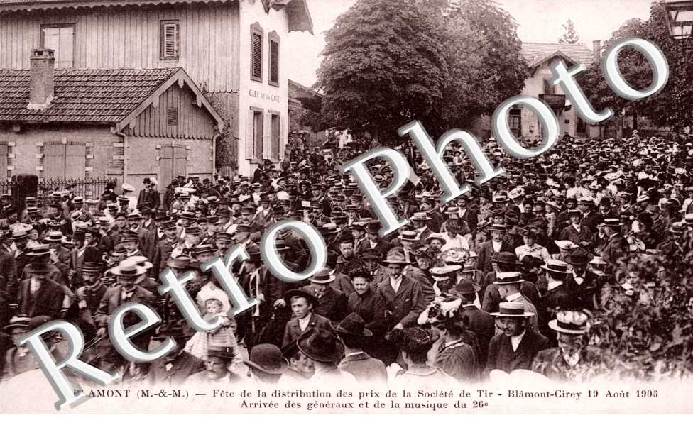 Fete de la distribution des prix de la societe de Tir - arrivee des generaux