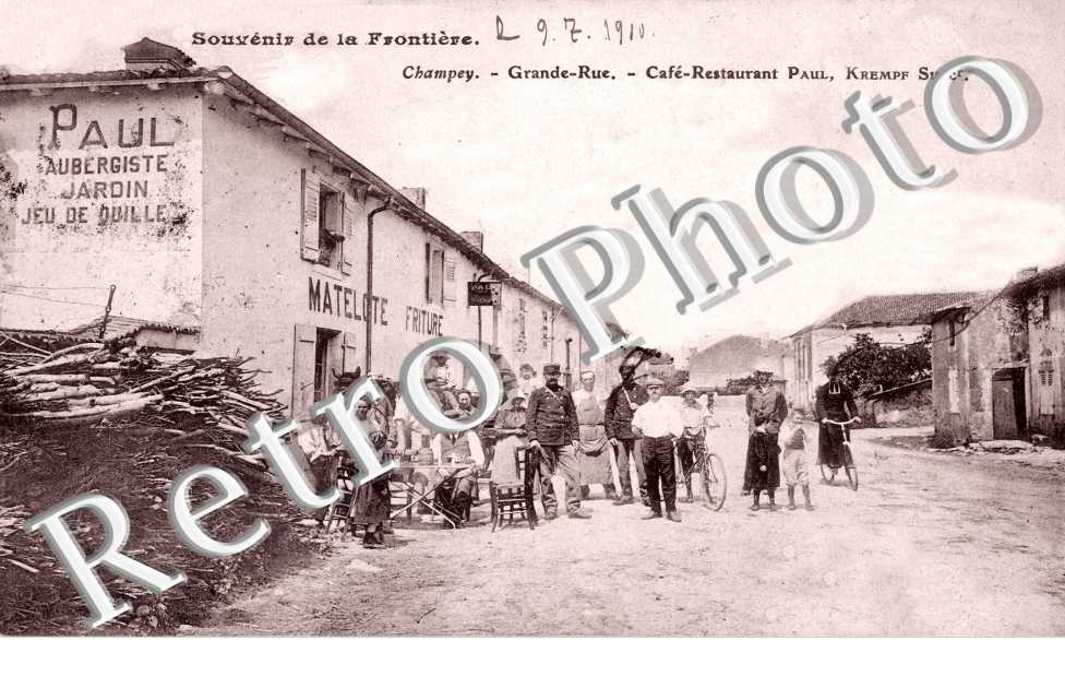 Grande Rue, cafe-restaurant Paul
