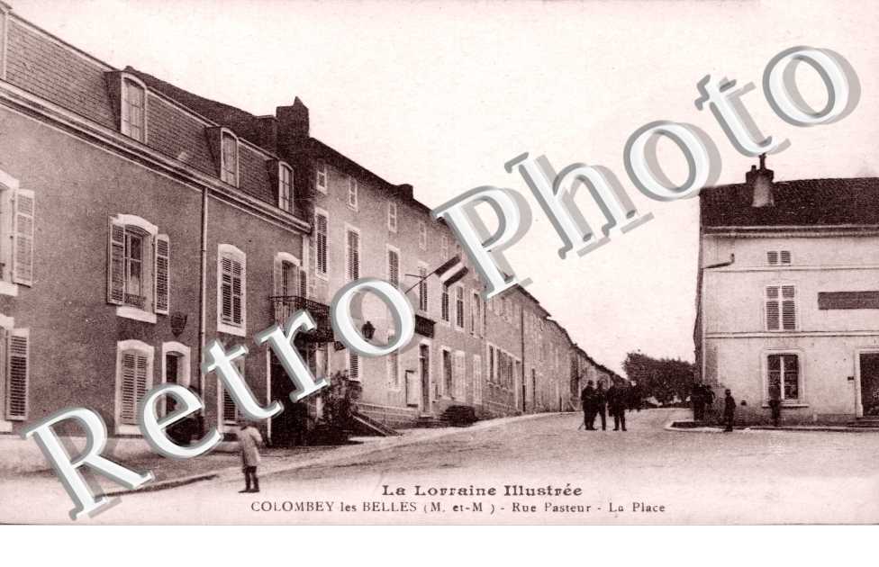 Rue Pasteur - La  place