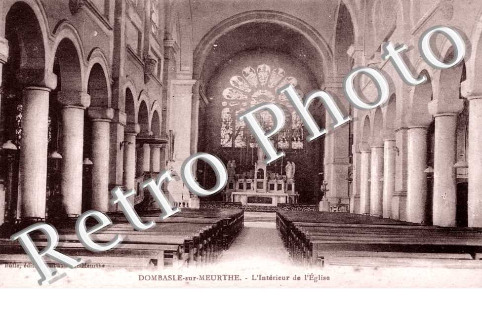 Interieur de l'eglise