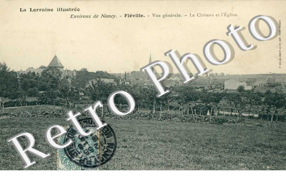 Vue generale le chateau et l'Eglise