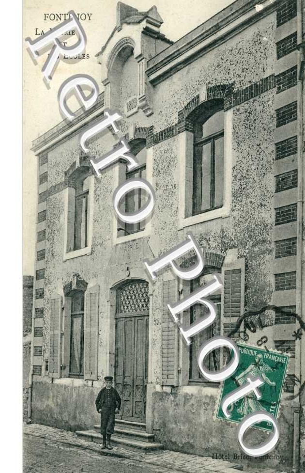 la mairie et les ecoles