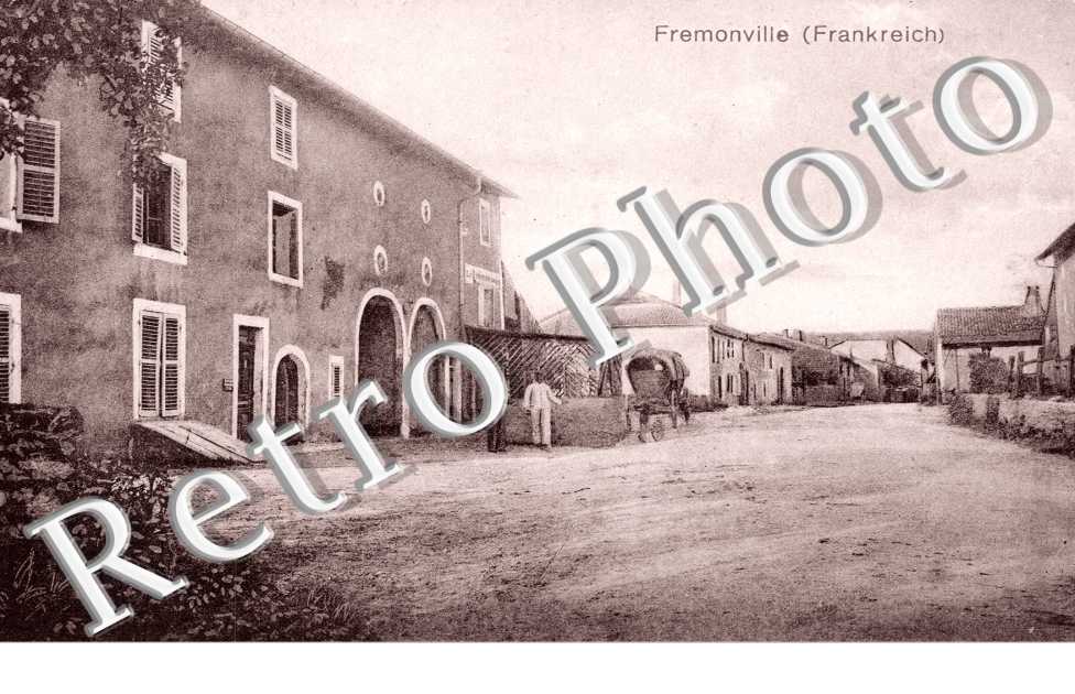  une rue du village