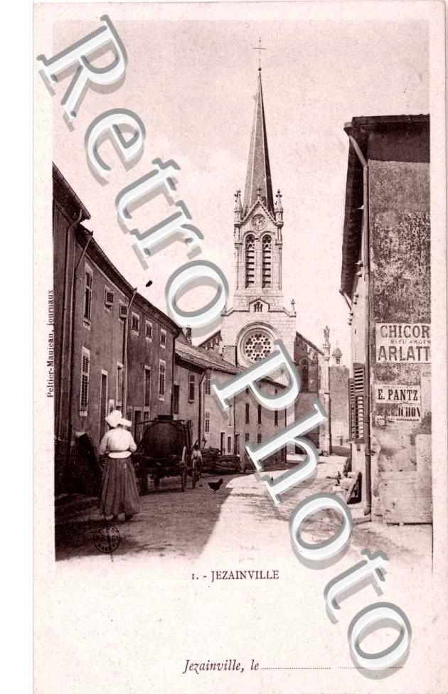 Vue Interieure avec l'Eglise