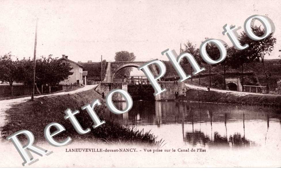 vue prise sur le canal de l'est