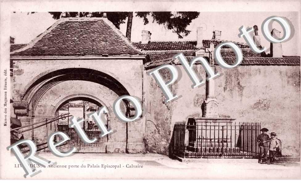 porte de l'ancienne residence des Eveques de Toul