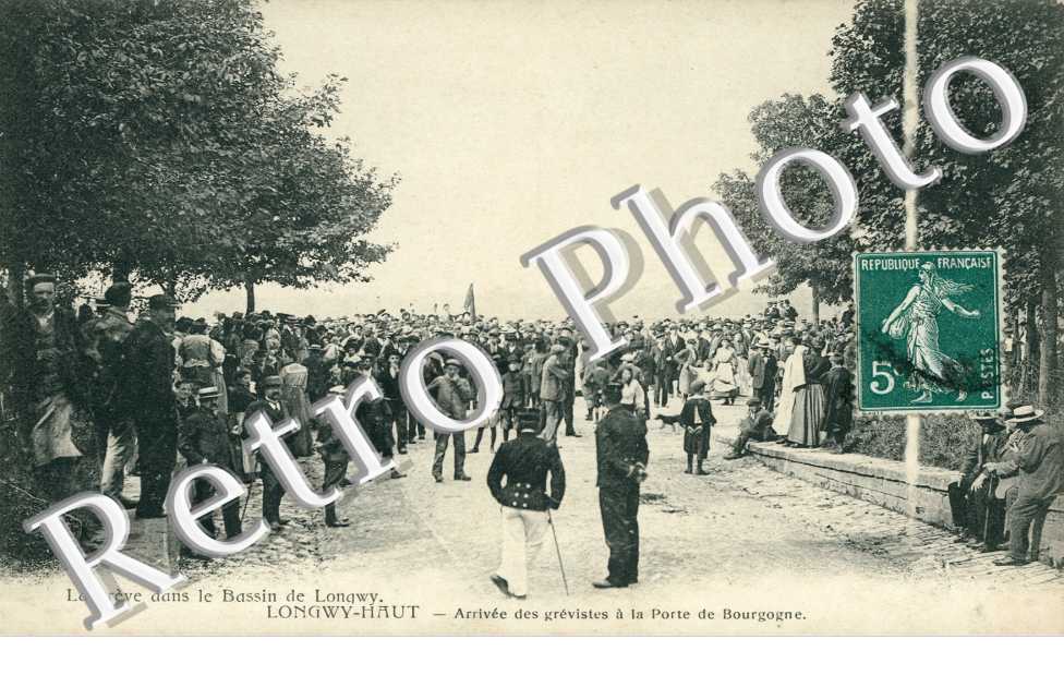 Arrivee des grevistes a la porte de Bourgogne
