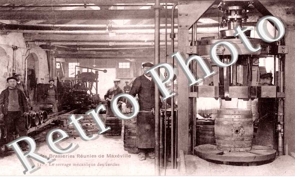 Grandes Brasseries Reunies de Maxeville - le serrage mecanique des cercles