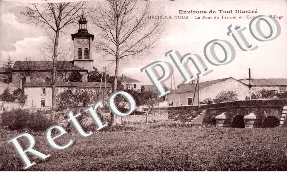 Le pont du Terroin et entree du village