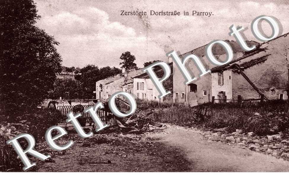 Zerstorte Dorfstrasse  - feldpostkarte
