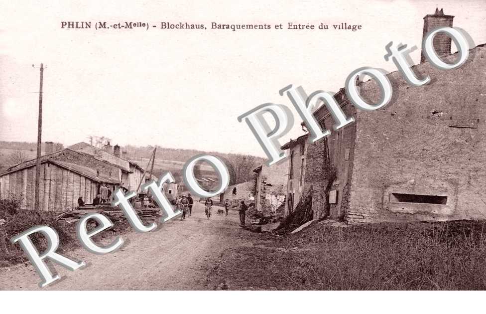 Blockhaus - Baraquements et entree du village