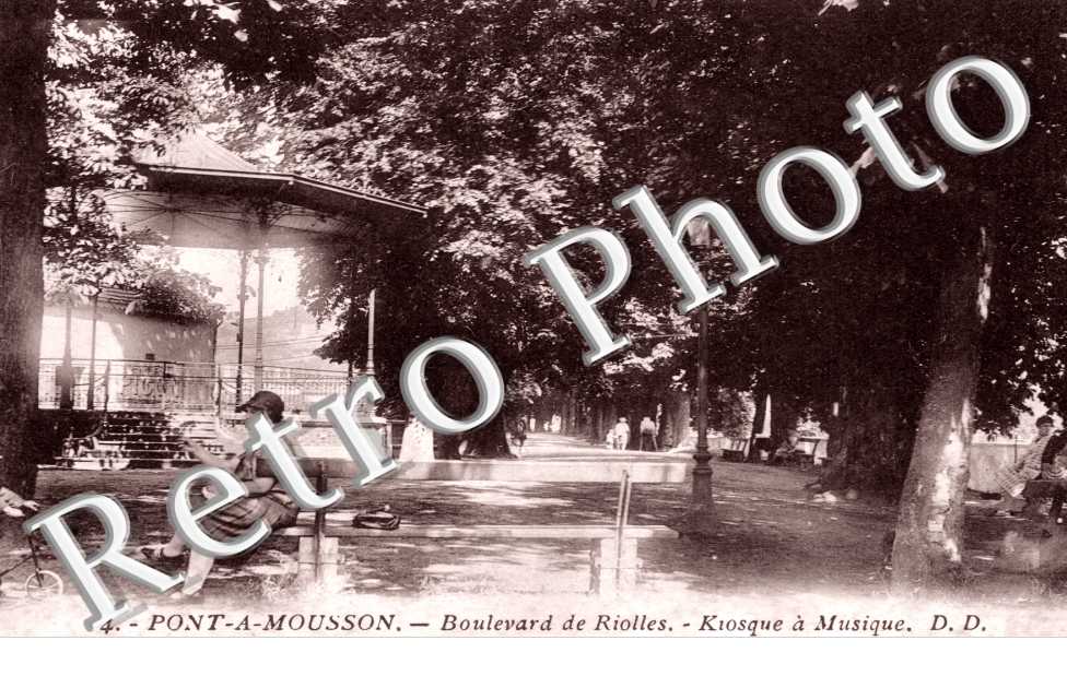 Boulevard de Riolles - Kiosque a Musique