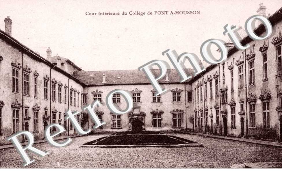 Cour Interieure du College