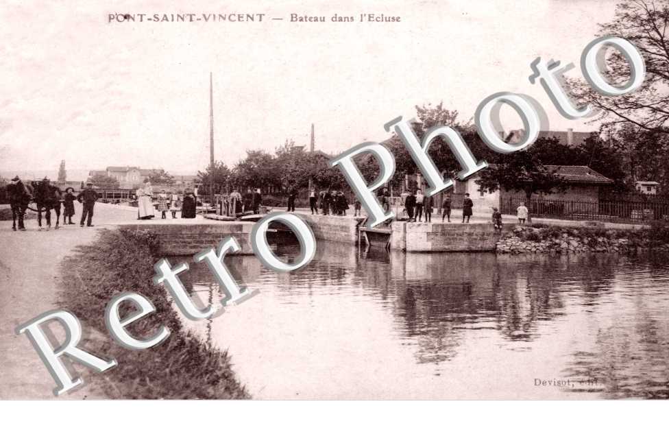 Bateau dans l'Ecluse