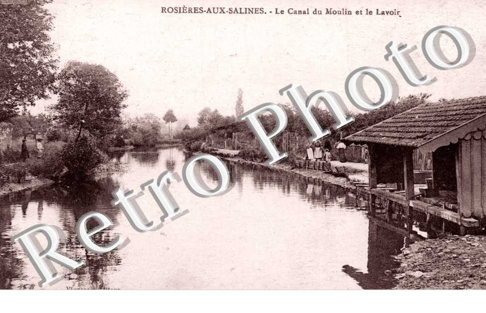 Le Canal du Moulin et le Lavoir