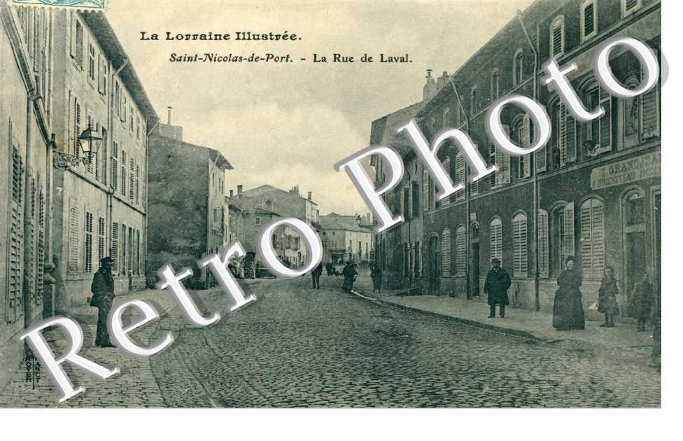 Rue de Laval