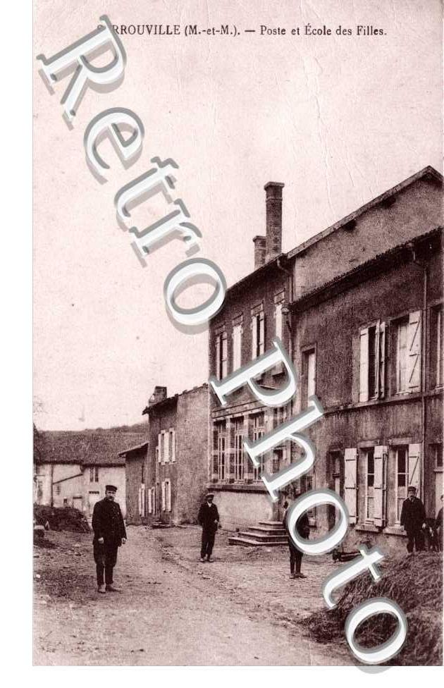 Poste et Ecole des Filles