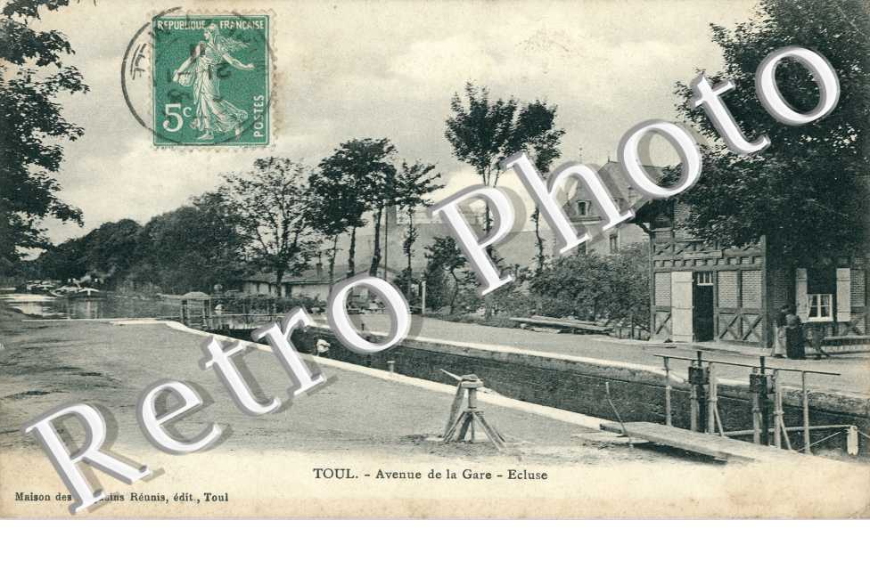 Avenue de la Gare, Ecluse