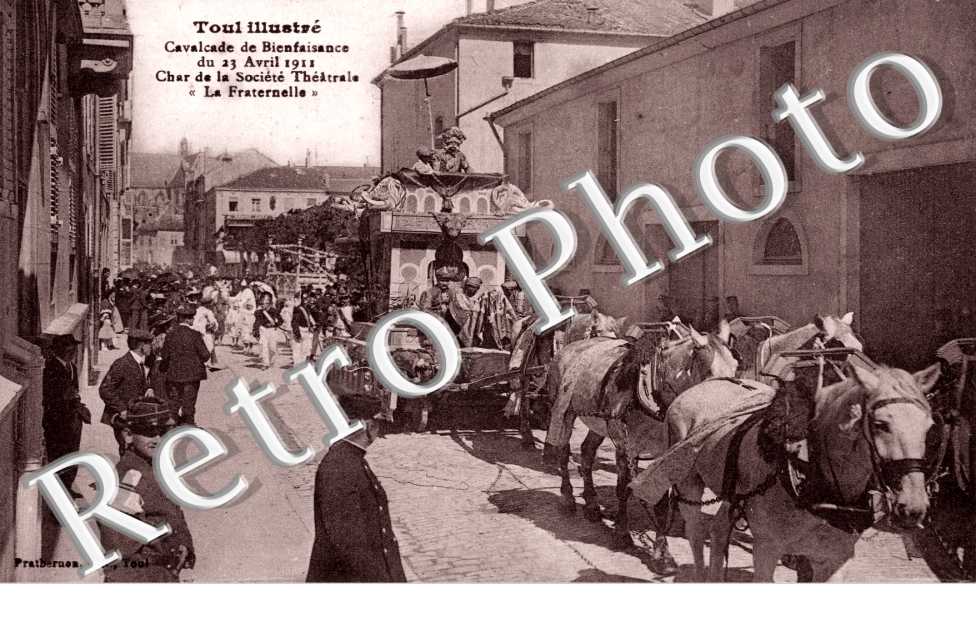 Cavalcade de Bienfaisance 23 avril 1911 - char de la societe theatrale