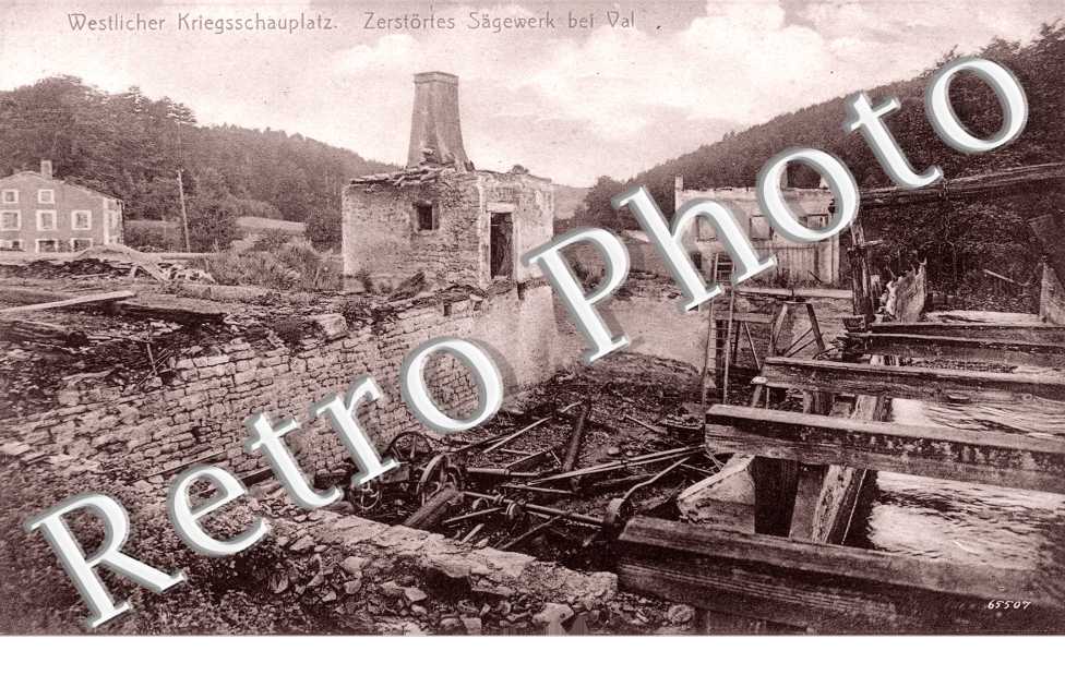 Westlicher Kriegsschauplatz - Zerstortes bei Val - Feldpostkarte