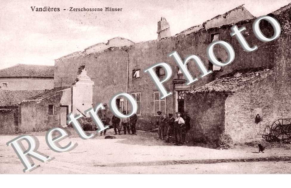 Zerschossene Hauser - feldpostkarte