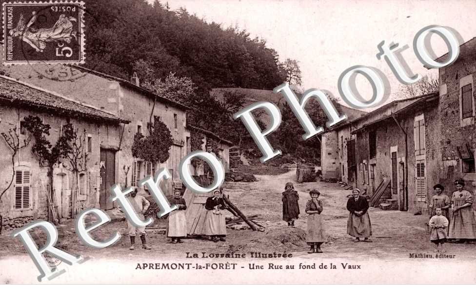 une rue au fond de la vaux