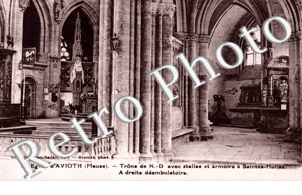 interieur de l' eglise