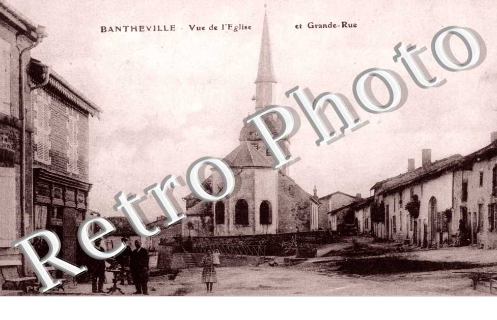 Vue de l'eglise et grande rue