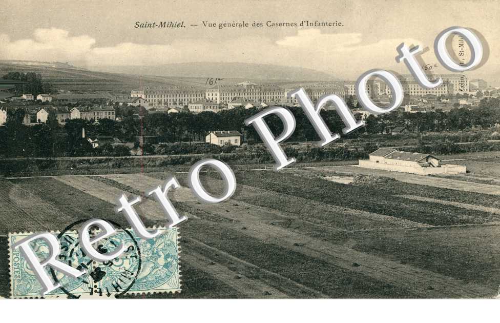 Vue generale  des casernes d'infanterie