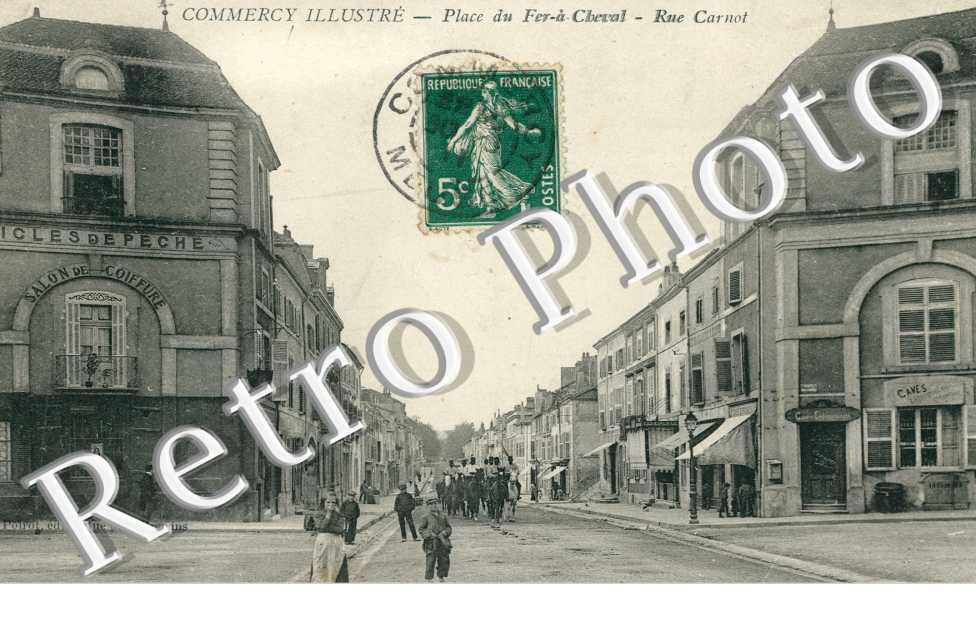 Place du Fer-a-Cheval, Rue Carnot