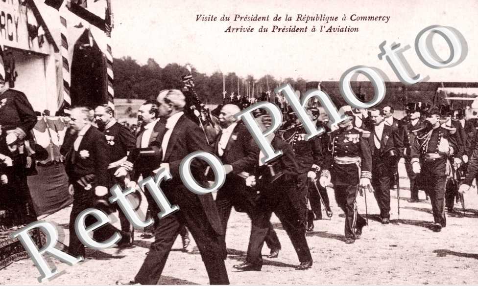 visite du President de la Republique Arrivee a l'Aviation