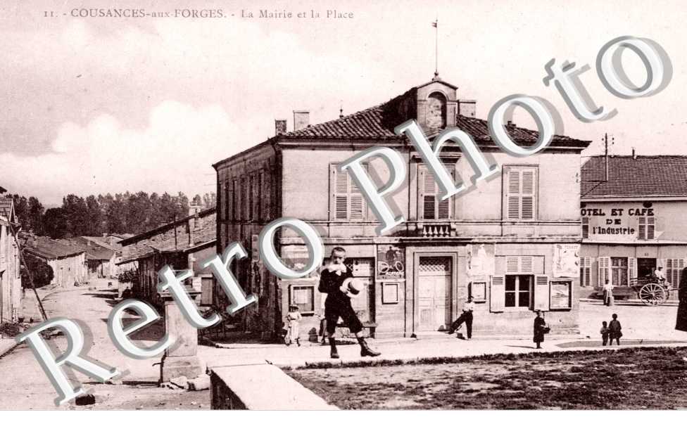 la Mairie et la Place