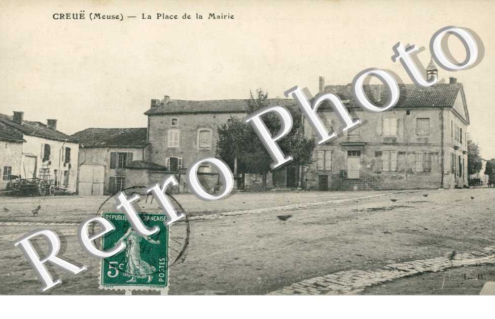 la Place et la mairie