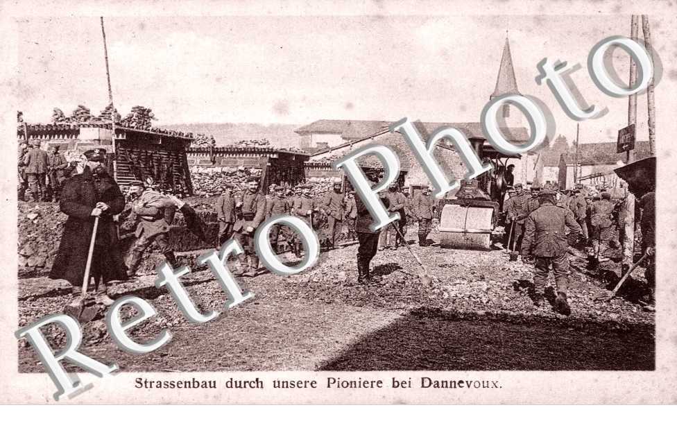 Strassenbau durch unsere Pioniere bei Dannevoux
