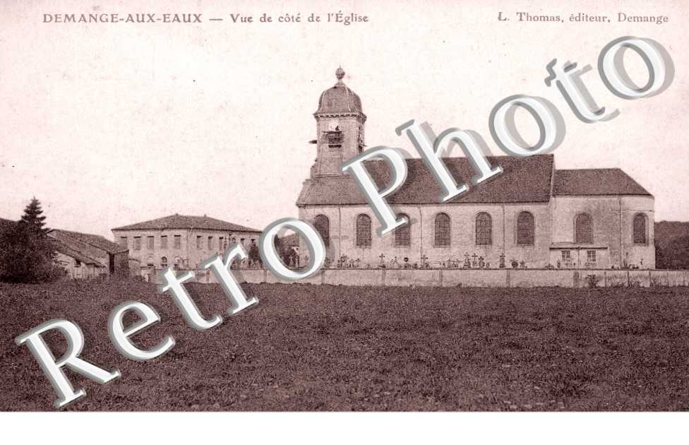 Vue de cote de l'eglise