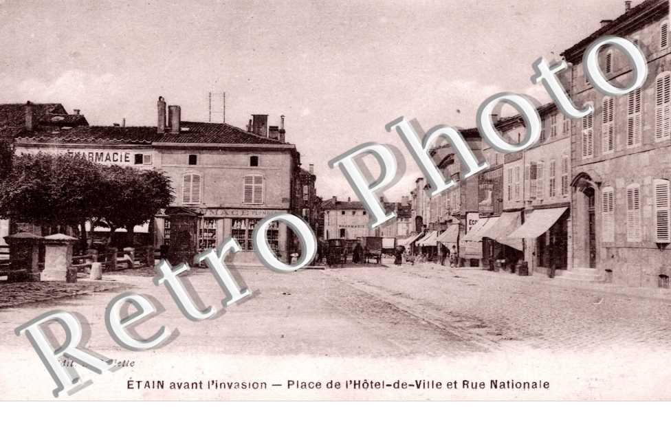 place de l(Hotel de Ville et rue Nationale