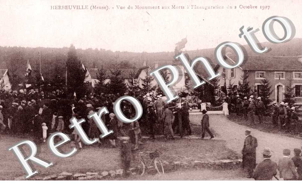 monument aux morts a l'inauguration 2 octobre 1927