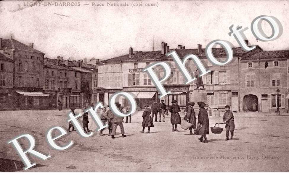 Ligny-en-Barrois, Place Nationale (cote ouest)
