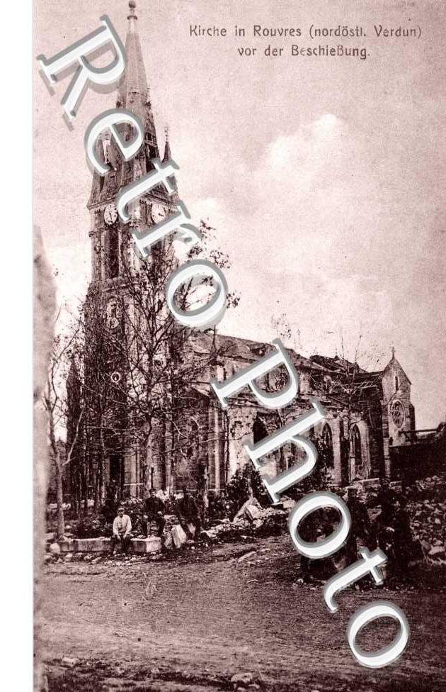 Kirche in Rouvres vor der BeschieBung - feldpostkarte