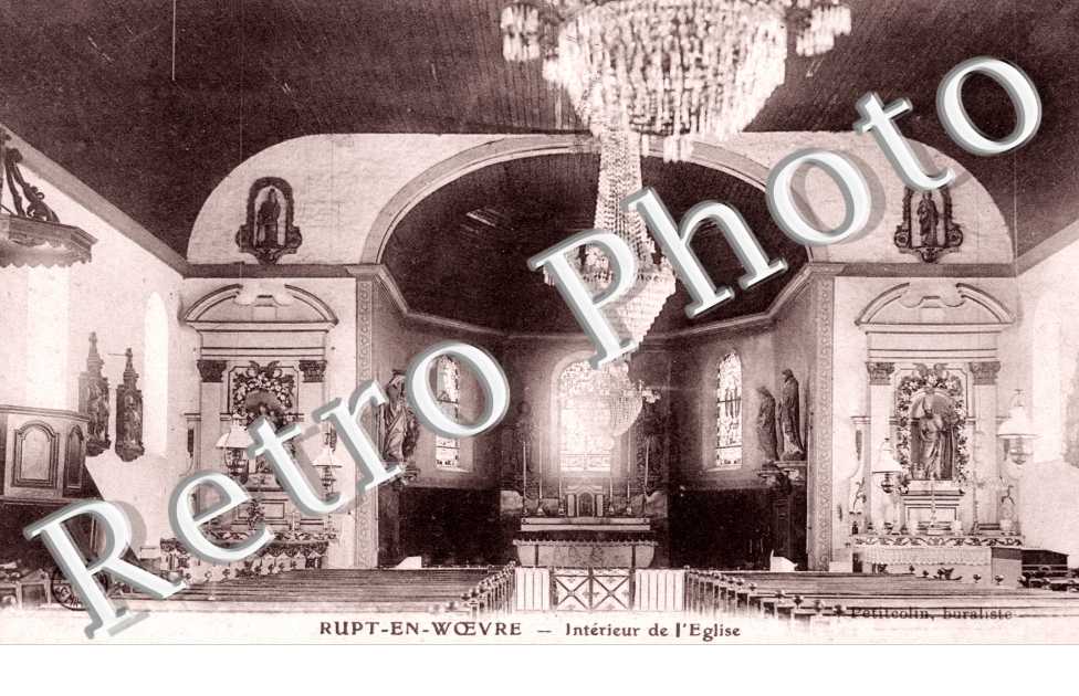 interieur de l' eglise