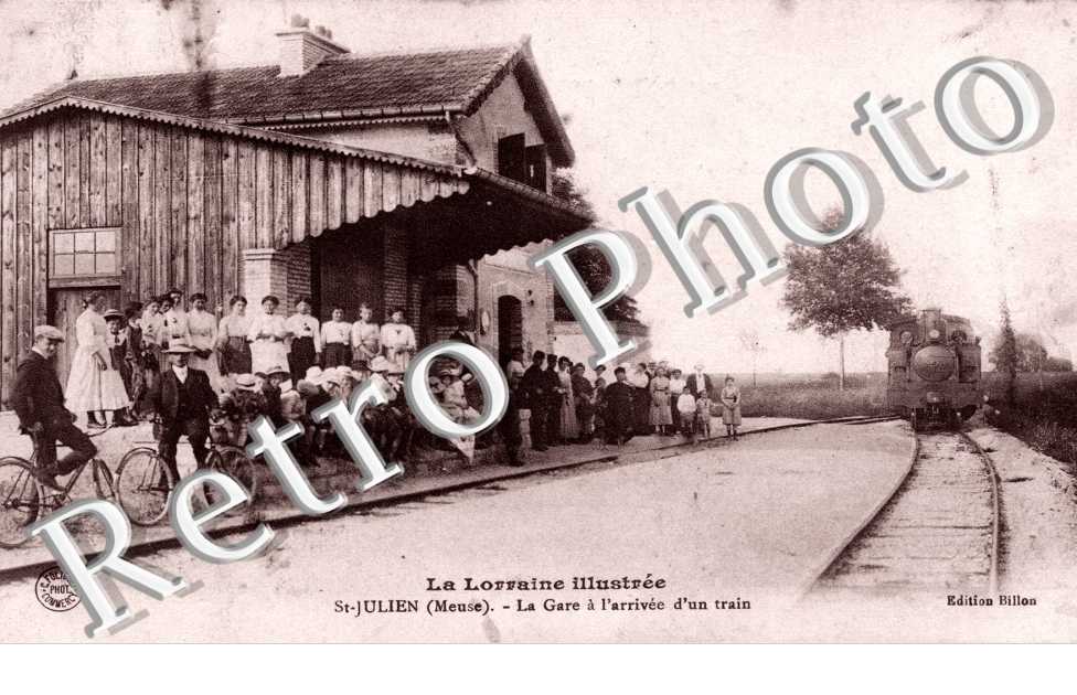 La Gare a l'arrivee d'un train
