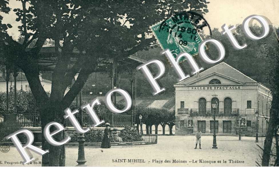 Place des Moines, le Kiosque et le Theatre