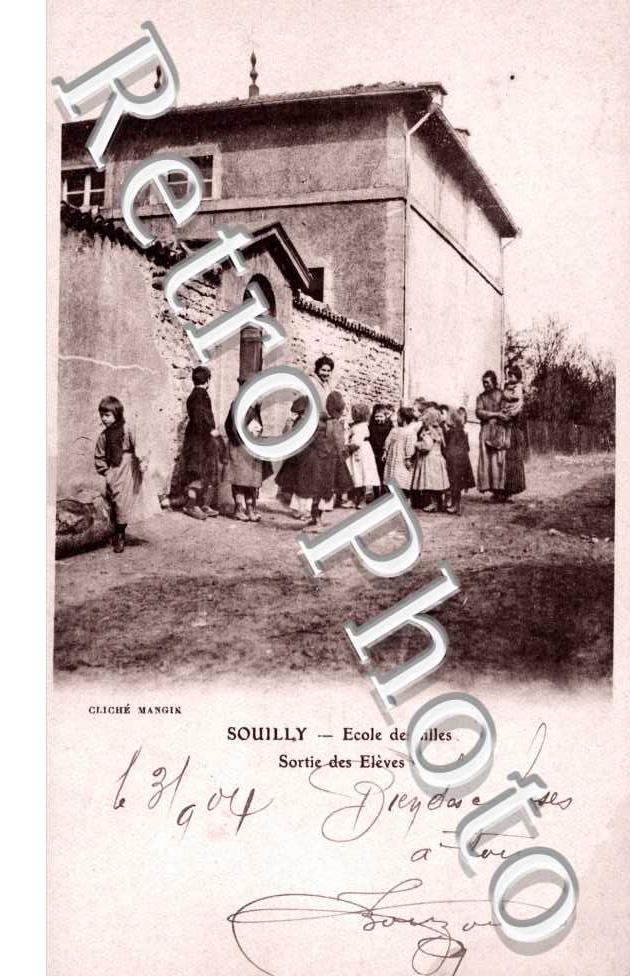 Ecole des filles sortie des eleves