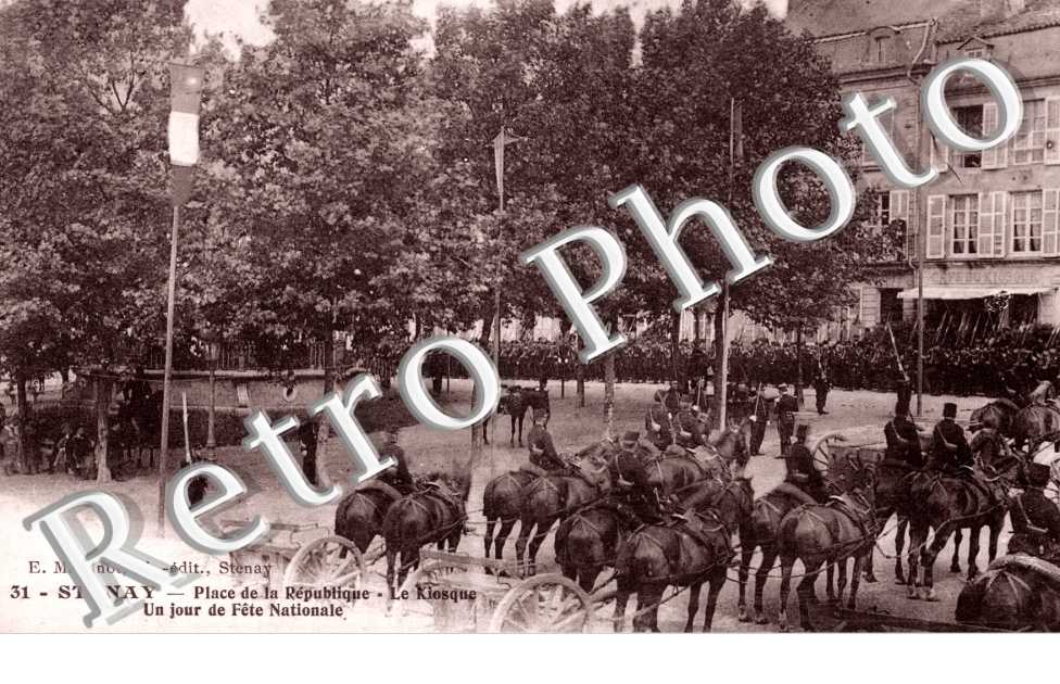Place de la republique, le Kiosque, Un jour de Fete Nationale