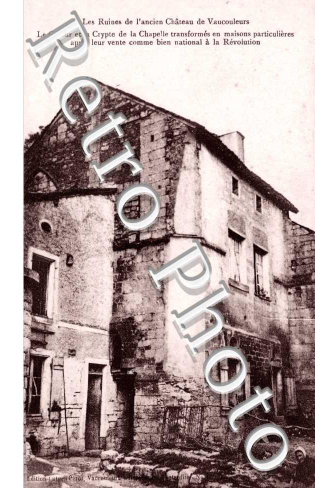 les ruines de l'ancien chateau, le choeur et la crypte de la chapelle